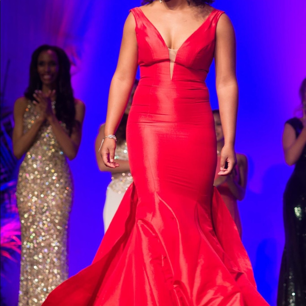 Red Mermaid Jovani Gown w/ Train Size 6